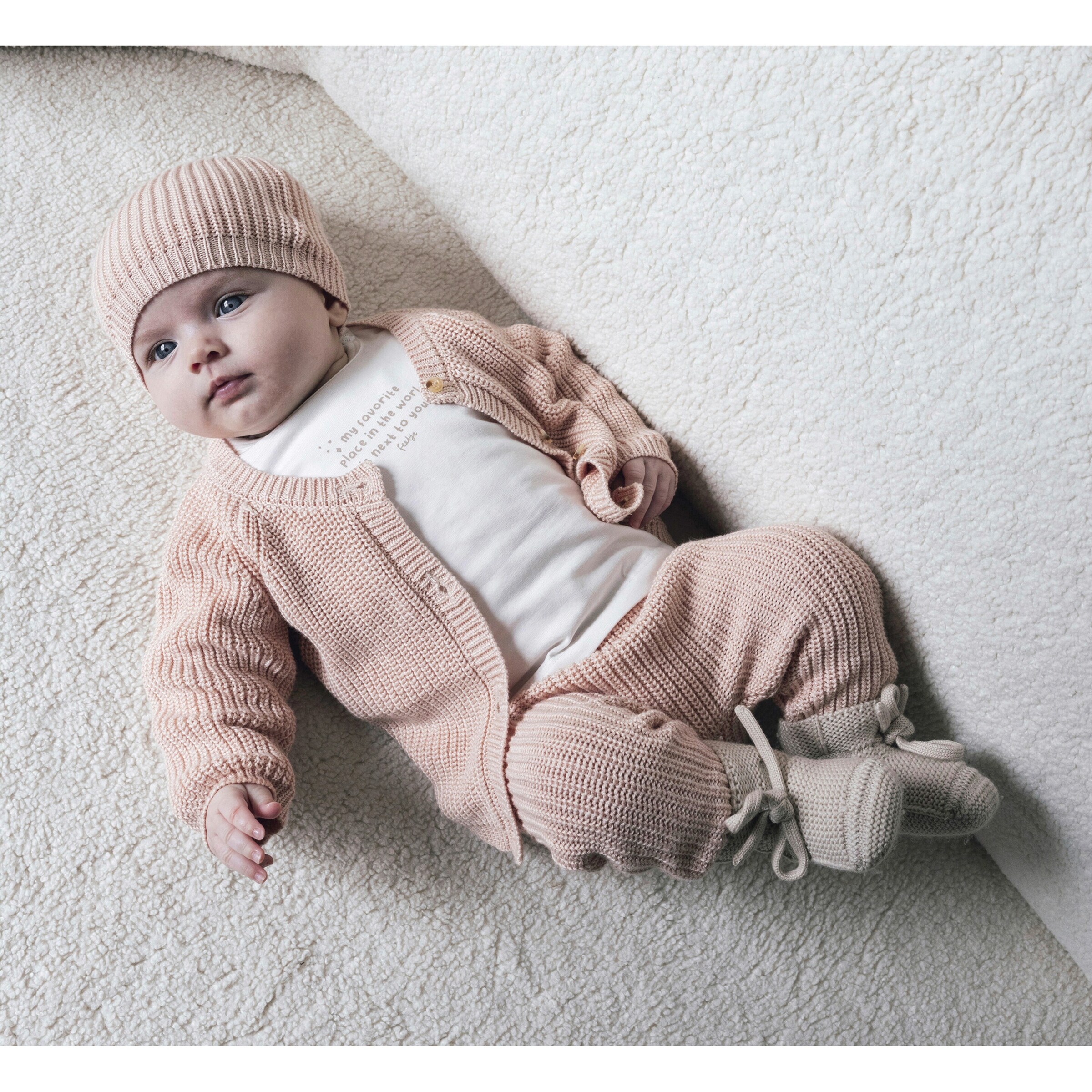 Feetje Strickjacke mit Tasche