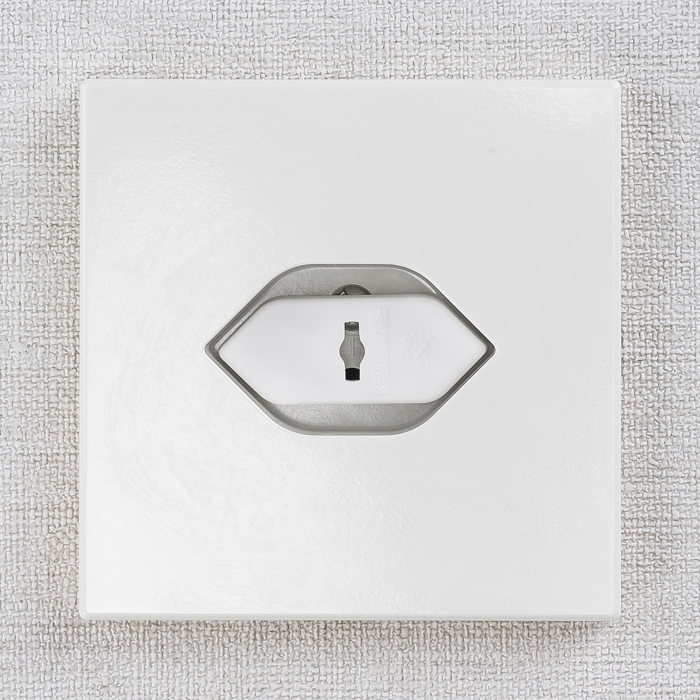 Reer 8er-Pack Steckdosenschutz Universal