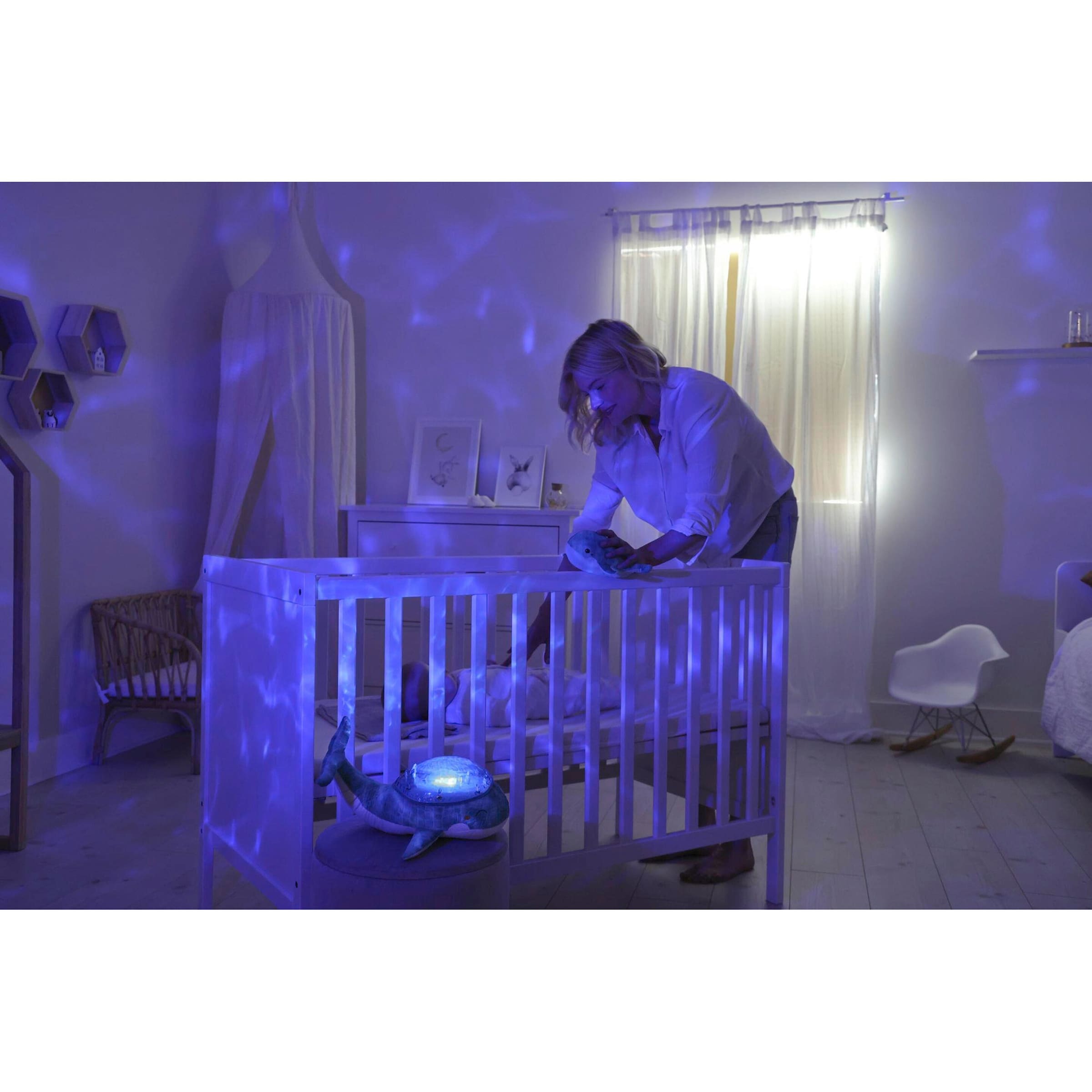 Cloud B Nachtlicht Projektor Tranquil Whale Family